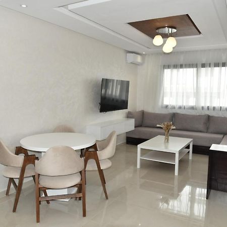 Lovely Apartment With Pool & Gym 케니트라 외부 사진