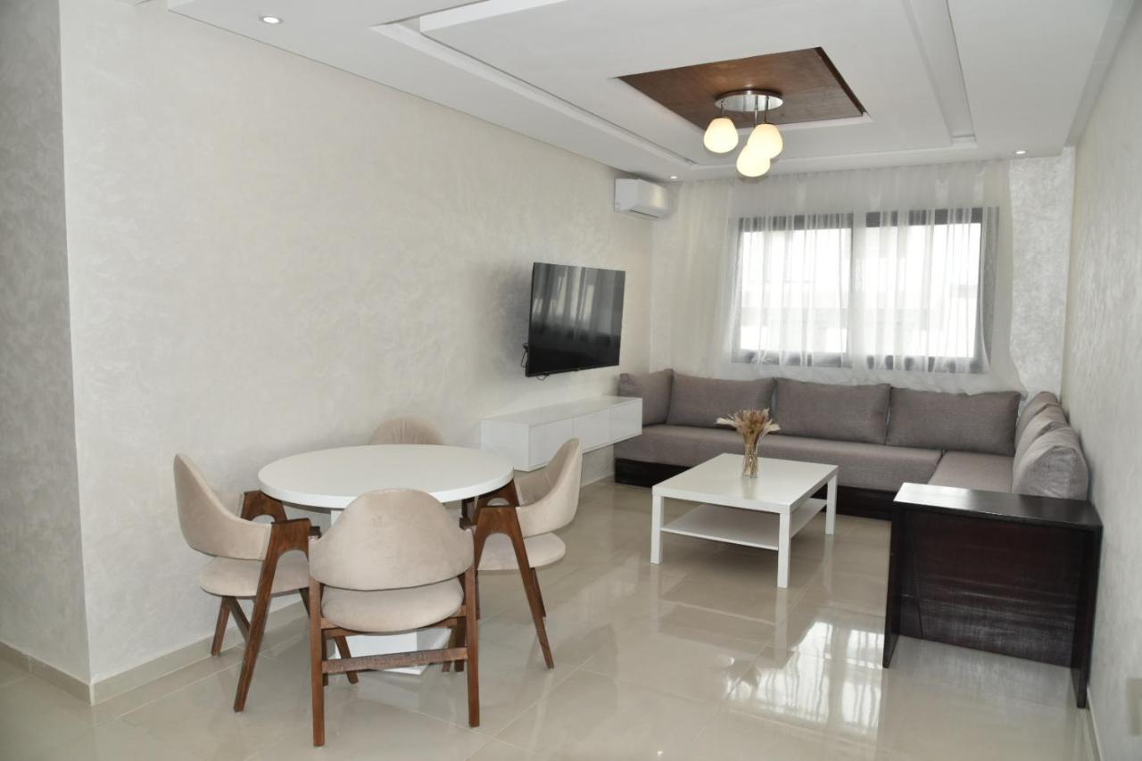 Lovely Apartment With Pool & Gym 케니트라 외부 사진