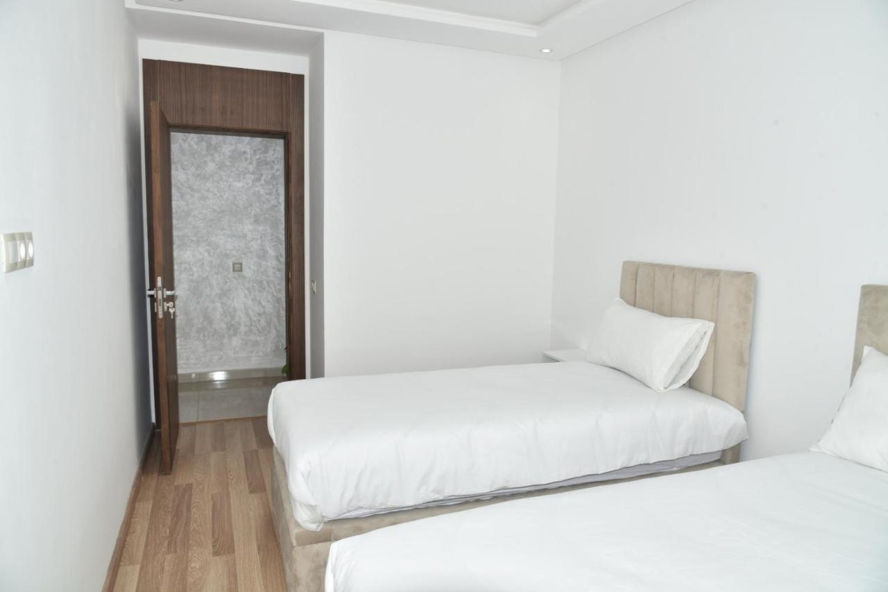 Lovely Apartment With Pool & Gym 케니트라 외부 사진